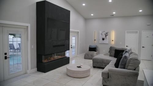 Luxury home with Pool & 6 Beds near Disney