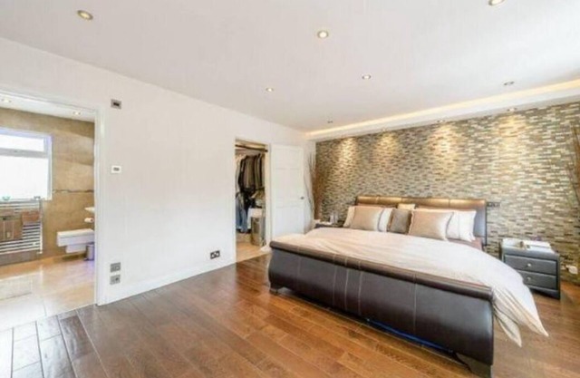 Luxury House in Pinner, 30 min to Central London!
