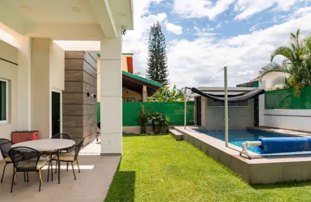 Luxury House with Pool in Lomas de Cocoyoc