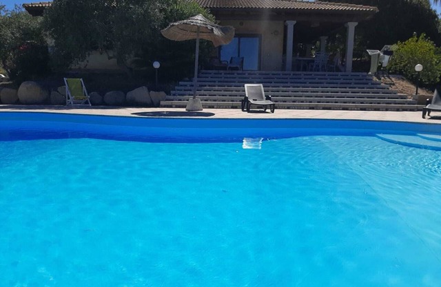 Luxury house with private pool and tennis court. Sea view