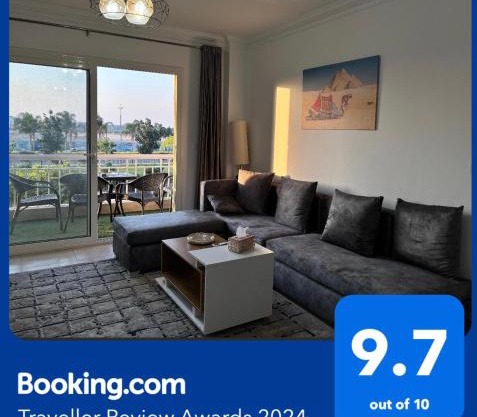 Luxury Inn: 3BR Amazing View in Madinaty12