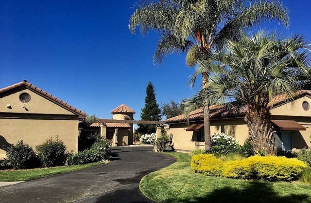 Luxury Lakeside Retreat, Sleeps 6