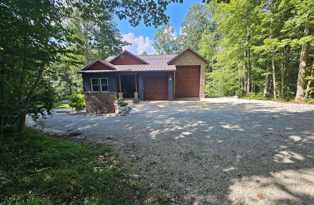 Luxury Laurel Lake Retreat-Private Home Near Holly Bay w Fishing Pond EV CHARGER