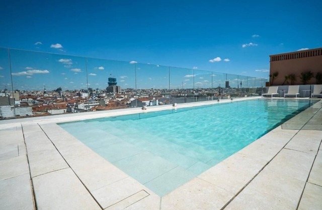 Luxury Living in the Heart of Madrid! 2bedrooms and 2 bathrooms units!