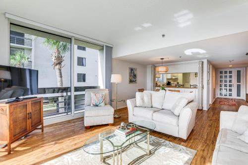 Luxury Longboat Key Condo - Walk to Beach Access!