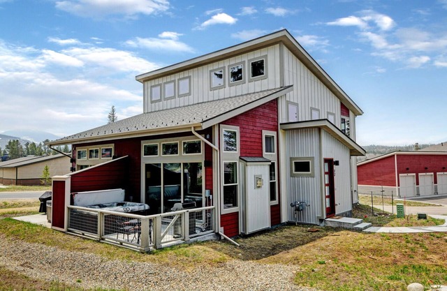 Luxury Mountain Cabin 77 I Private Hot Tub I Great Views I Best Price I Discounted Attractions