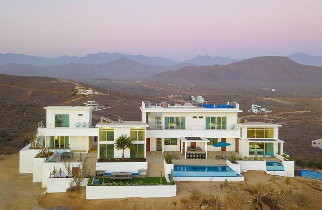 Luxury Ocean-View Villa w/Pool By Cerritos Beach