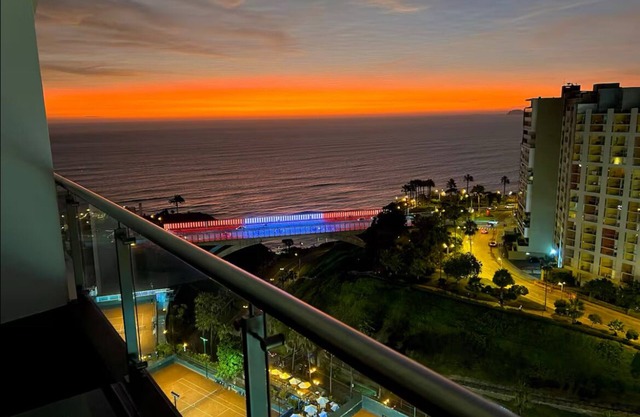 Luxury Oceanfront Penthouse in the center of beautiful Miraflores