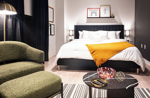 Luxury Pool View King Studio in Ybor, Tampa!