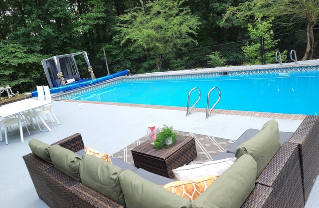 LUXURY RANCH HOUSE|CELEBRITIES/INFLUENCER