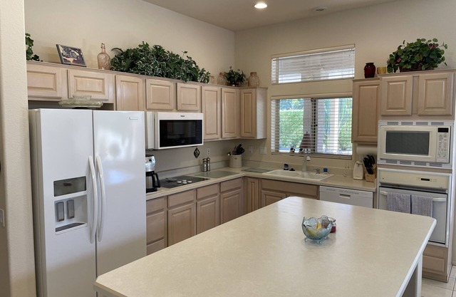 Luxury Resort Community, 5 Golf Courses, Rec. Centers with Pools, Spas, etc