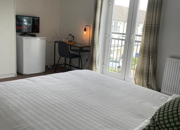 Luxury Rooms In Furnished Guests-Only House Free WiFi West Thurrock
