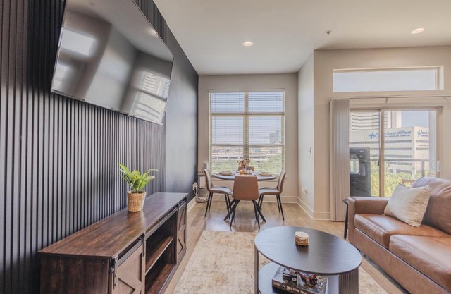 Luxury Skyline Escape, FIFA World Cup, Sauna, King Bed, DT View