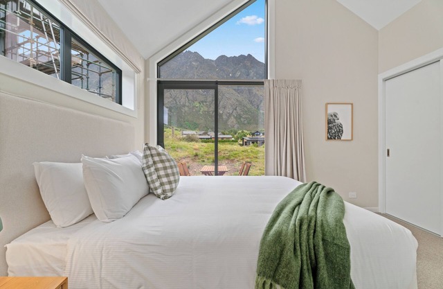 Luxury Stay Next To Iconic Remarkables Mountains