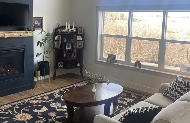 Luxury Stay on the Bay - Waterview Minutes From Peis Best Beaches