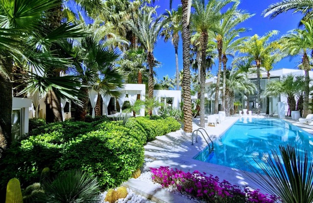 Luxury Villa, Private Pool, Garden, Solarium with Sea View