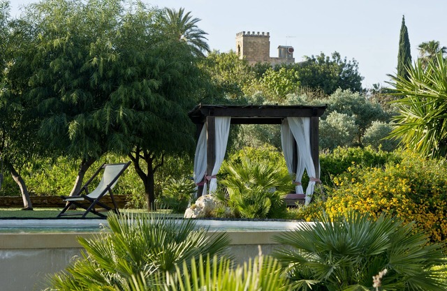 Luxury villa with swimming pool 8 places private garden