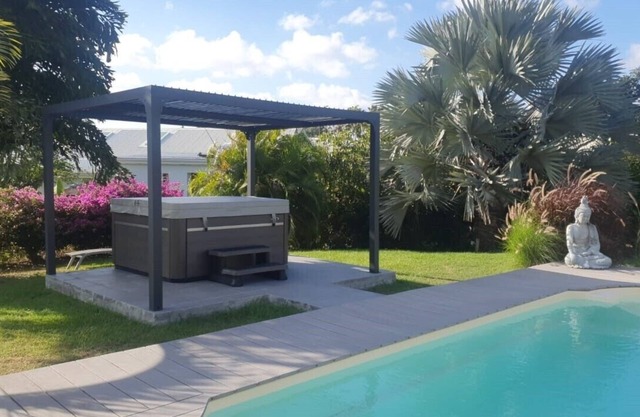 LUXURY VILLA WITH POOL 5min FROM THE BEACH