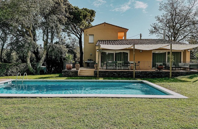 Luxury villa with privacy in a quiet area of ​Begur: Casa Prins