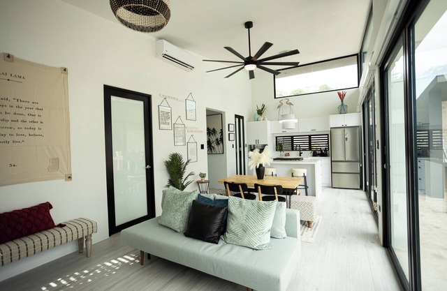 Luxury Villa with private pool, Steps away from Black Eagle Beach