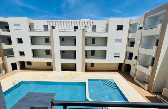 Luxus-Apartment mit Poolblick
