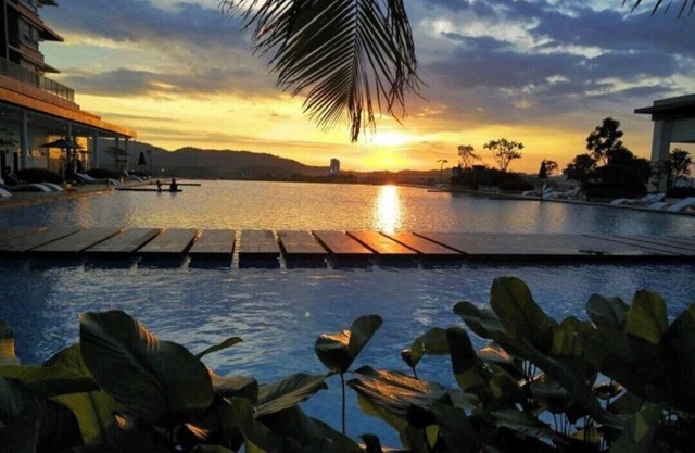 Luxyry home with reasonably price , spend time with family