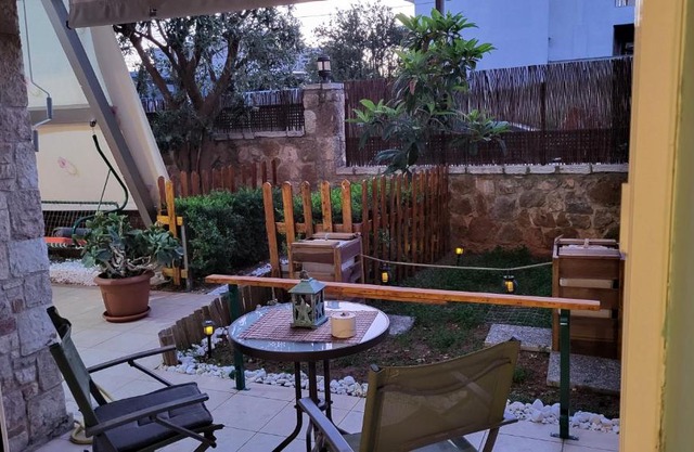 M&M Airport stop Garden Apartment