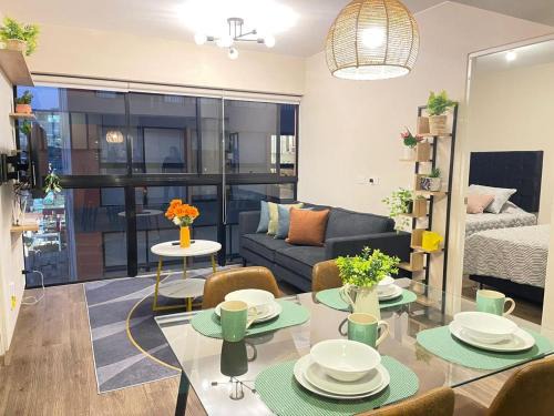 M24 DPTO DE DOS DORM - DOS BAÑOS FRENTE A LA EMBAJADA DE USa