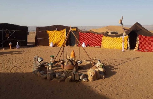 Bivouac Les Dunes De Tinfou