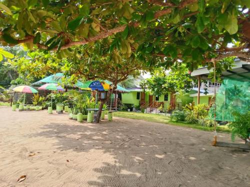 Mac beach campsite resort