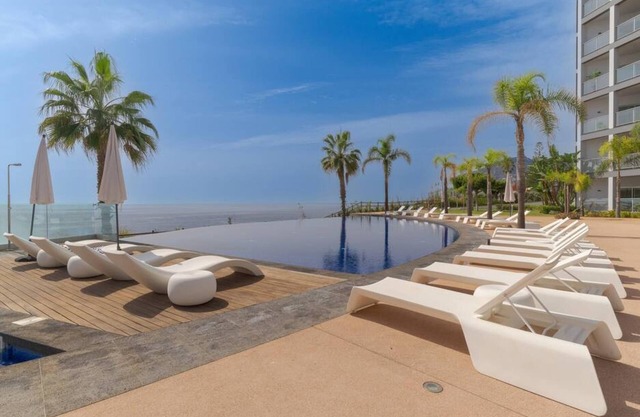 Madeira Palace Ocean Sounds