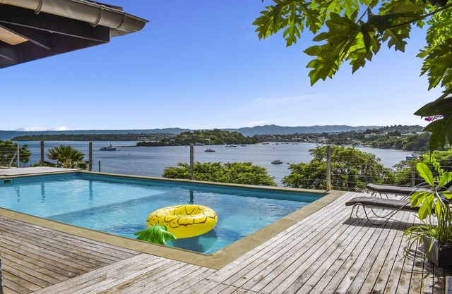 Magical ocean views 4 bedroom holiday home