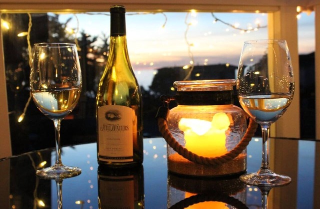 Magical Retreat! Contemporary and Cozy Park Hill!