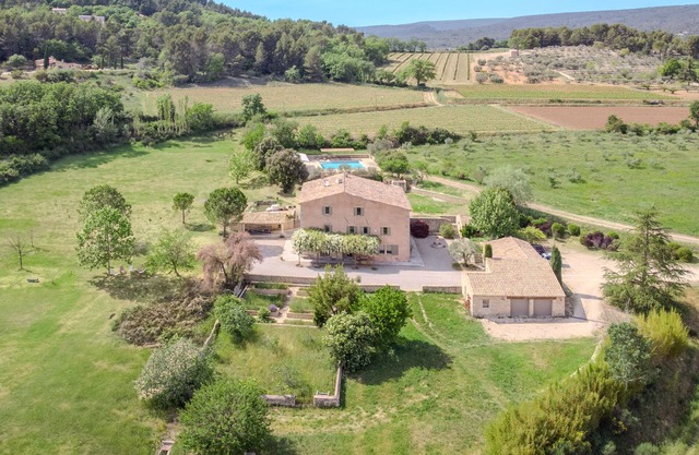 Magnifique Bastide de 8 Chambres, Piscine Chauffée, Gym, vue Imprenable