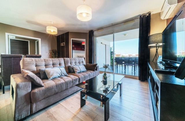 Magnificent and luxurious 4-star T2 with sea view, swimming pool and garden