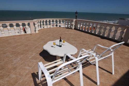 Magnificent Beach side home with WiFi Jerry`s condo #1
