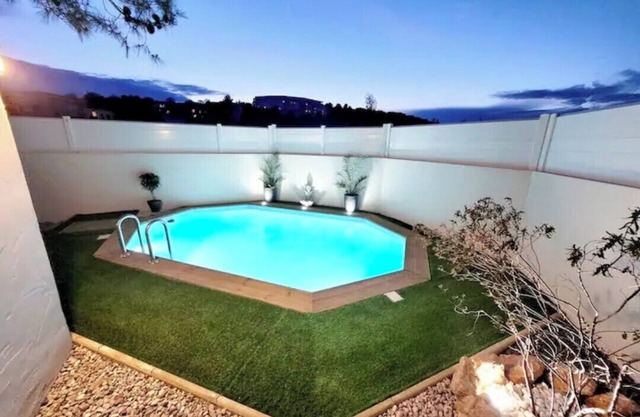 Magnificent maisonnette with private pool, 25min from beaches, 5 minutes from Montpellier