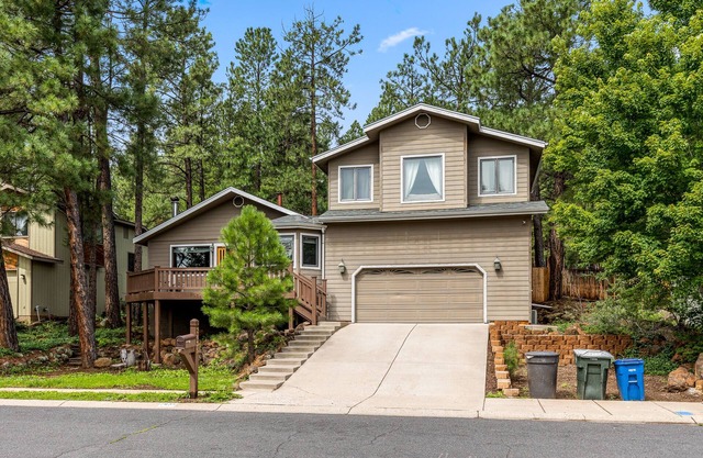 Main house w/views, 3.5 mi Dntwn Flagstaff
