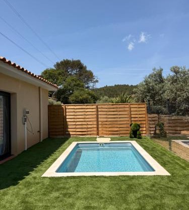 Maison avec piscine privative au coeur d'une oliveraie