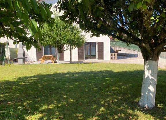 Maison chaleureuse au cœur du village Raddon