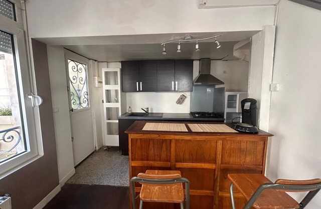 Maison de Ville . Nos Amis les Animaux Acceptés! Proche de Toute Commodité