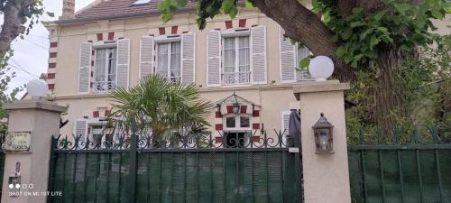 Maison spacieuse avec jardin à Cabourg, 250 m²