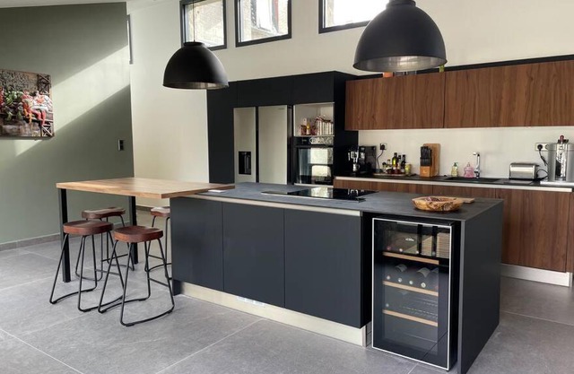 Maison type loft, spacieuse et atypique