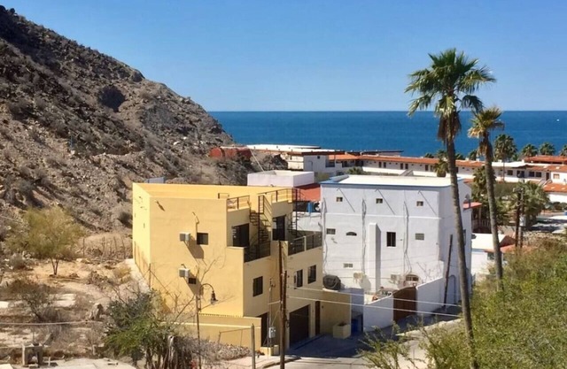 Malecon Retreat - 3BR/5BA