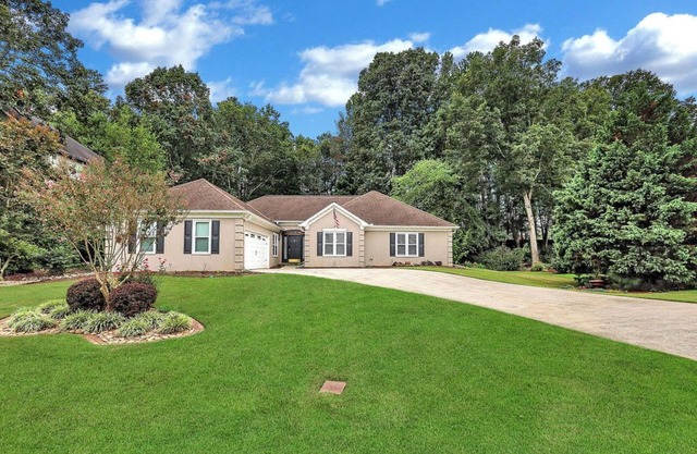 Mall of GA 3BR Getaway Sleeps 10+Game Room Wi-Fi