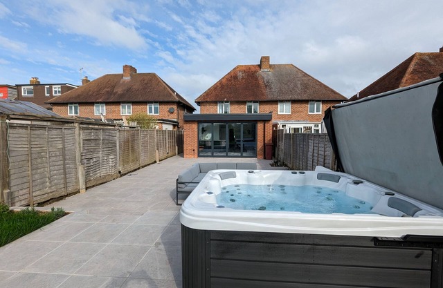 Malthouse Cottage - a family house that sleeps 6 guests in 3 bedrooms