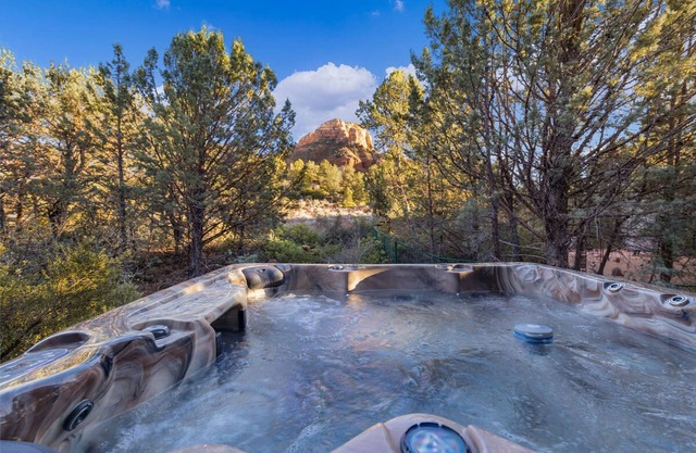 Mammoth Rock Oasis-1 bd 1ba Hot Tub Free Pets
