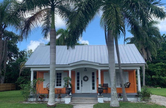 Mango Cottage at Palma Sola Bay