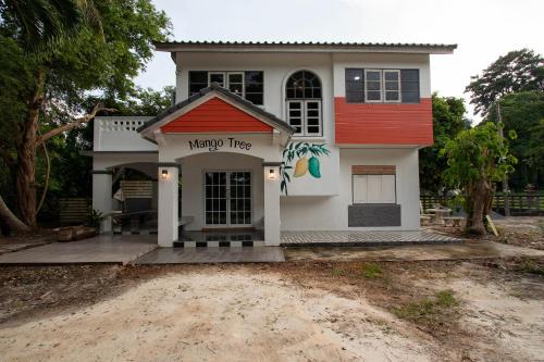 Mango tree อ่าวมะขามป้อม