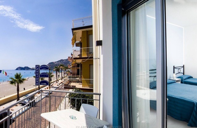 Maniel Beach Hotel